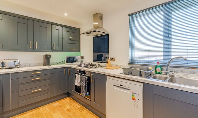 Newport Apartamento | Upscale 2-Bed & Bath Flat in Newport