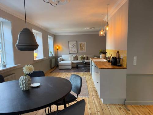 Vigerslev Apartamento | Upscale 3BR Apartment in City Center