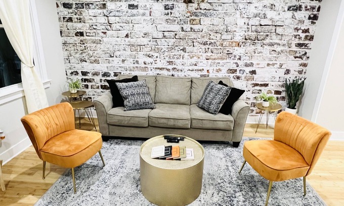 Kingman Park Casa | Upscale 4BDR Home @ Popular H Street Corridor+ Parking Free Cancellation