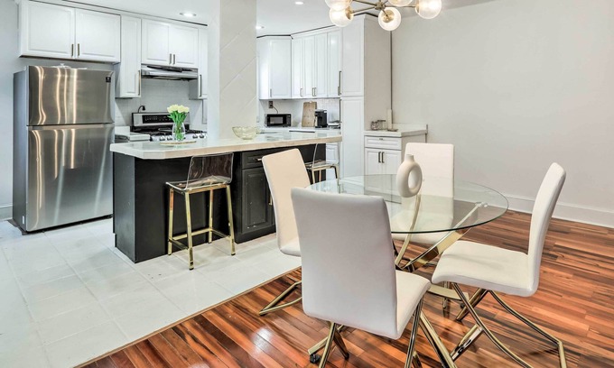 North Philadelphia Casa | Upscale & Chic Philly Abode ~ 8 Mi to Dtwn!