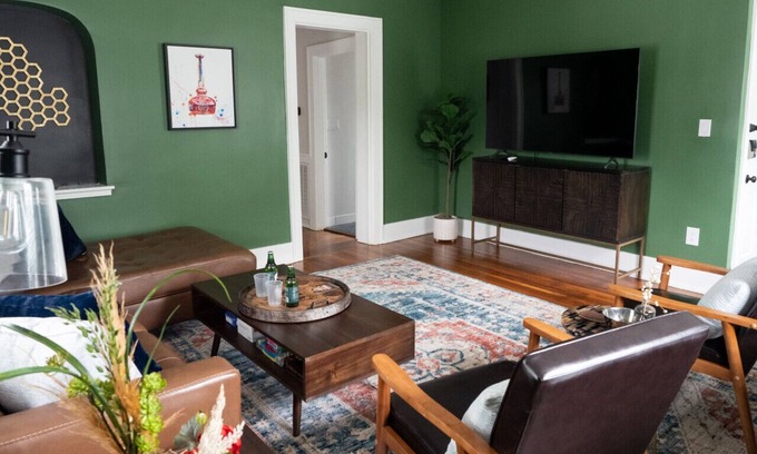 Shelbyville Casa | Upscale Kentucky Bourbon Trail & Close to Louisville