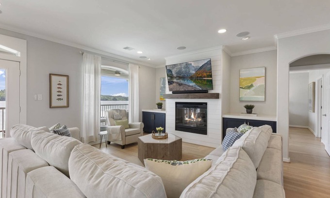 Montgomery Casa | Upscale Lakefront Oasis – Pool, Hot Tub, Balcony, Game Room & More Nearby Festival