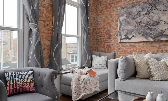 Millersburg Apartamento | Upscale Private Getaway Kitchen & Soaking Bath