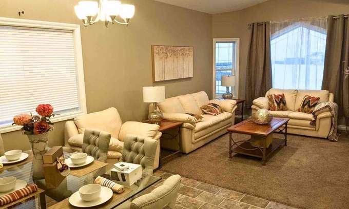 Grande Prairie Apartamento | Upscale Suite By Restaurants, Costco, Best Buy, Airport