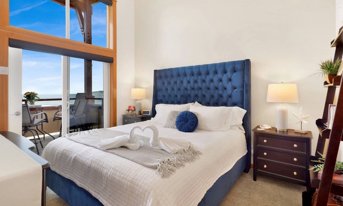 Birch Bay Condominio | Upscale Waterfront Birch Bay Condo