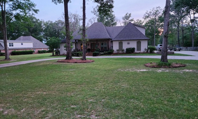 Brandon Casa | Upscaled Lakeview French Acadian Retreat Oasis