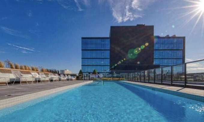 Uptown Apartamento | Uptown studio apartment with breathing views