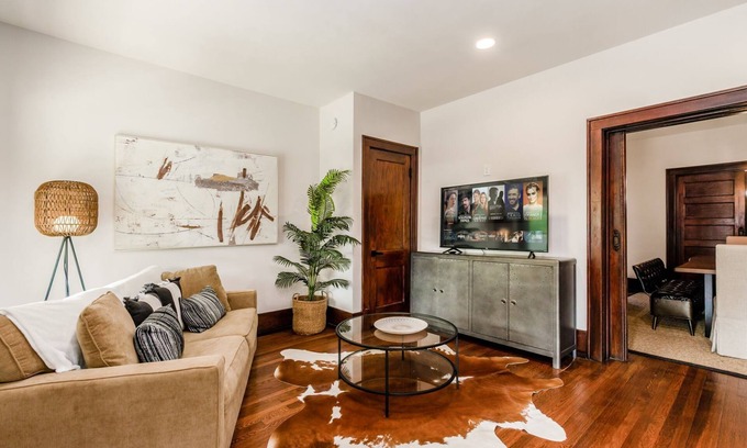 Near East Columbus Apartamento | Urban Bohemian Chic - Heart of Columbus!