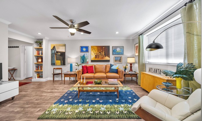 Downtown Atlanta Apartamento | Urban-Eclectic Downtown Condo w Parking, sleeps 4