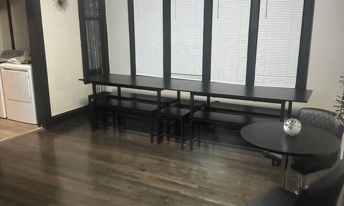 South Shore Apartamento | Urban Family one block away from the lake and golf course.