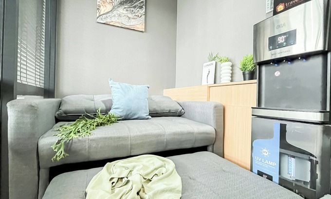 Pinang Apartamento | Urban Industrial Touch 1Br Apartment At The Smith Alam Sutera