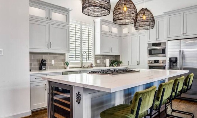 Montrose Casa | Urban Jungle Retreat in the HTX Skyline