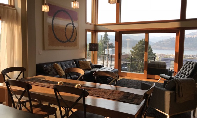 Hood River Casa | Urban Loft - Downtown Luxury Loft