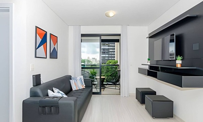 Bigorrilho Apartamento | Urban Oasis with Breathtaking Views at Sky CWB