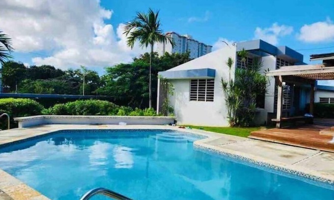 Sabana Llana Sur Casa | Urban Paradise