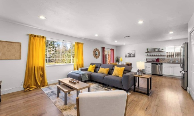South Natomas Casa | Urban Retreat in the Heart of Sacramento!