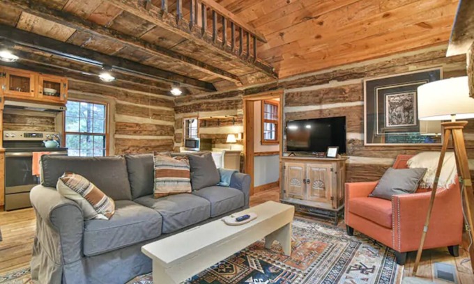 Black Mountain Cabina | Ursa Minor Black Mountain Cabin