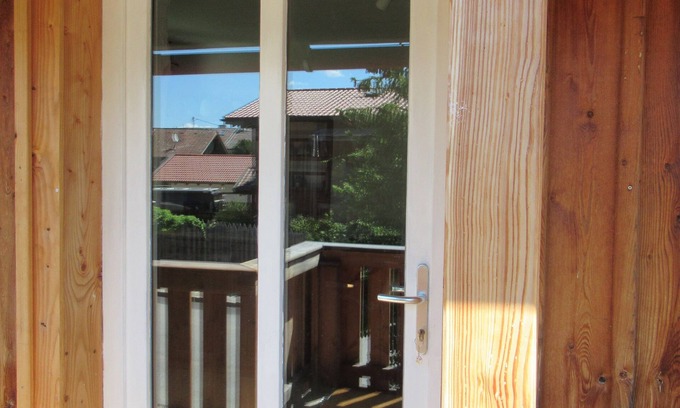 Seehausen am Staffelsee Apartamento | Vacation apartment "Atelier" in a country house in Seehausen am Staffelsee.