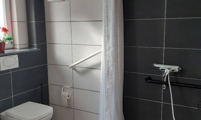 Bad Sobernheim Apartamento | Vacation apartment Uschi - apartment/apartment, bathroom, WC, 1 bedroom