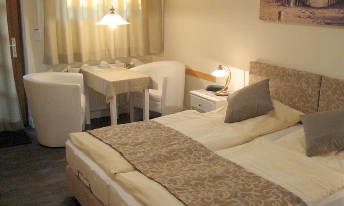 Bad Schwartau Apartamento | Vacation apartment 4 - Old schoolhouse