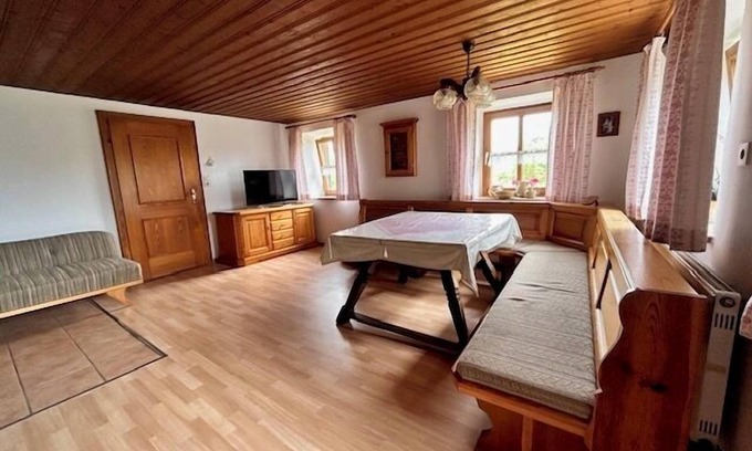 Teisendorf Apartamento | Vacation apartment at Emoa for 3 people