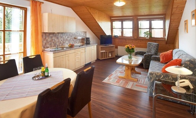 Bad Goegging Apartamento | Vacation apartment no. 7 / 48 sqm, with spacious balcony