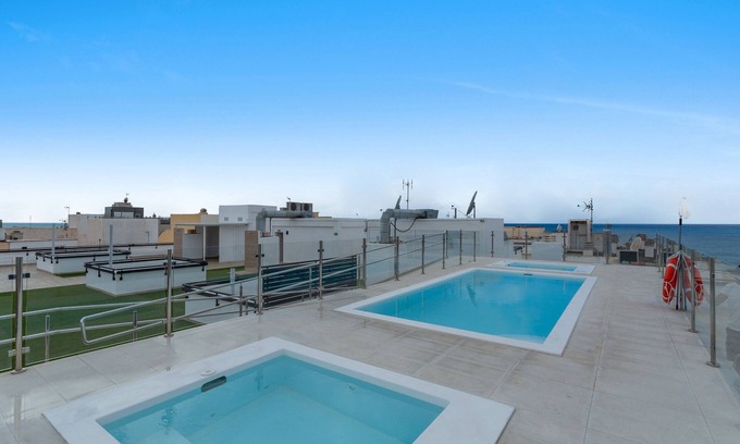 Arguineguin Apartamento | Apartamento de vacaciones 'Lupama Suite' con piscina privada, Wi-Fi y aire acondicionado