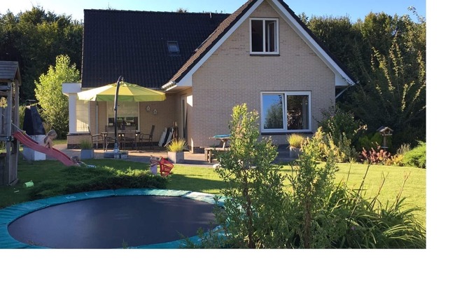 Zeewolde Villa | Amplia casa de vacaciones para 11 personas, (+ WiFi gratis)