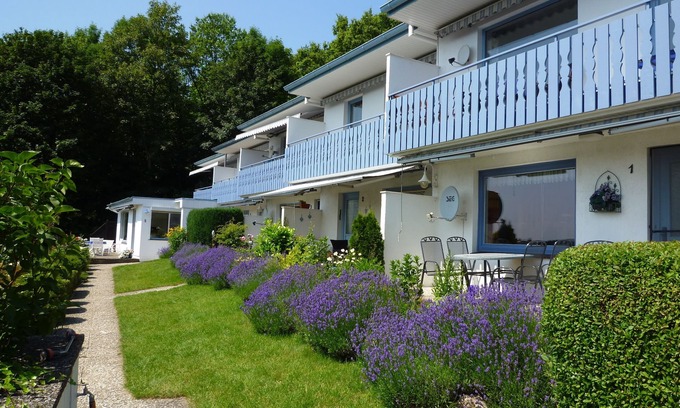 Eutin Apartamento | Acogedor apartamento, situado en una pendiente idílica, con una vista fantástica del lago.
