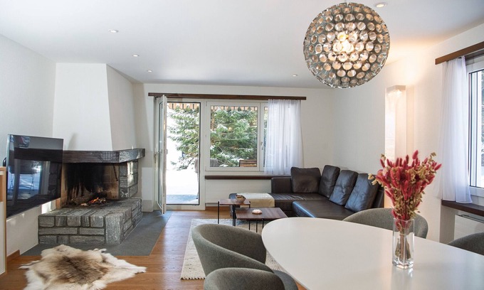 Valbella Apartamento | Vacation apartment with private jacuzzi for 4 people Casoja Lenzerheide