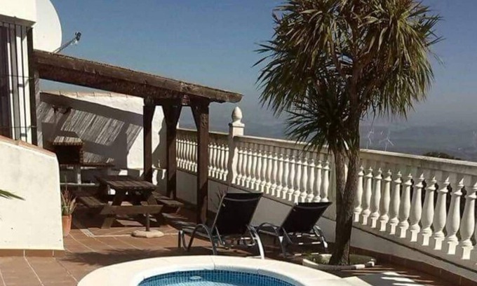 Medina-Sidonia Casa | Casa Medina con vista a la montaña y al mar, piscina, Wi-Fi, terrazas y jardín