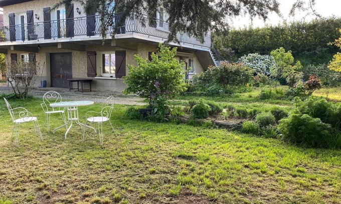 Echalas Casa | Casa de vacaciones "Chalet Echalas" con terraza privada, jardín privado y Wi-Fi