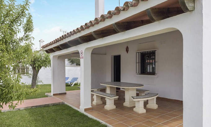 Zahora Casa | Casa de vacaciones "Cortijo Miguelin" con piscina, Wi-Fi, terrazas y jardín