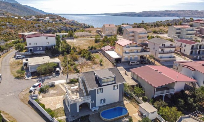 Cesarica Casa | Casa de vacaciones Golic by Interhome