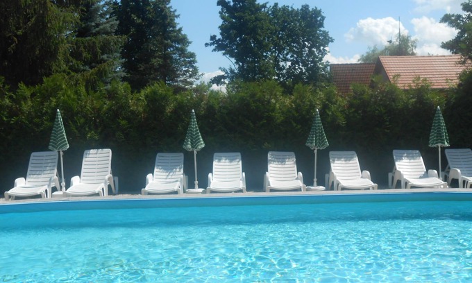 Balatonmariafurdo Casa | Casa de vacaciones con piscina, WiFi en el lago para 8 personas.