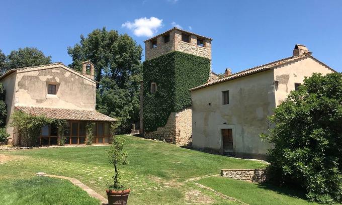 Amelia Casa | Histórico, totalmente restaurado Borgo con pequeña iglesia, naturaleza y lago