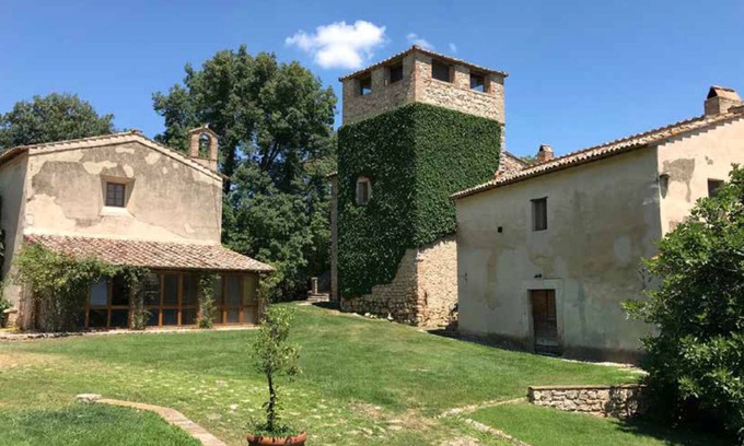 Amelia Apartamento | Histórico, restaurado Borgo con pequeña iglesia, amplia naturaleza + priv. lago