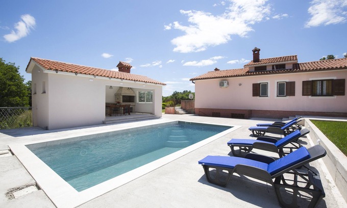 Marceljani Casa | Casa de vacaciones Laura, tranquila, familiar.