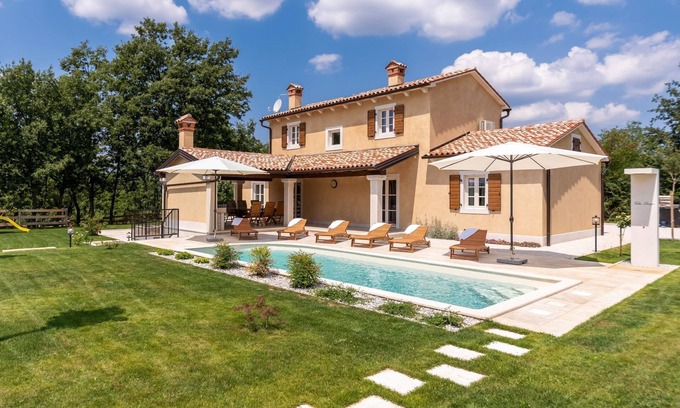 Bazgalji Casa | Casa de vacaciones Lucija by Interhome