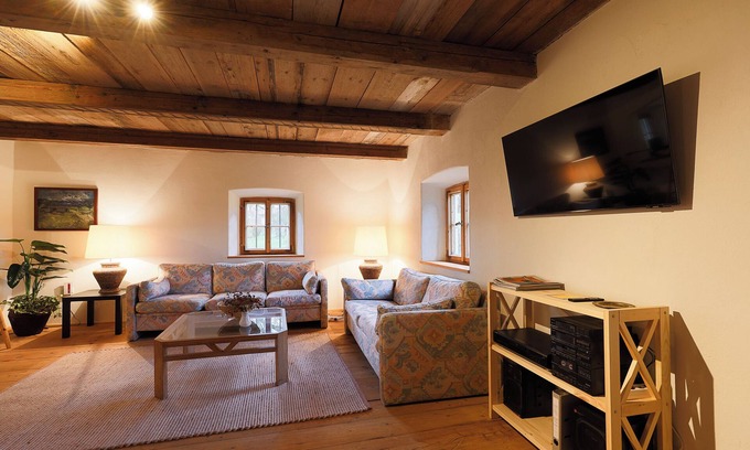 Pittenhart Casa | Vacation home Nöstlbach - Country house with garden