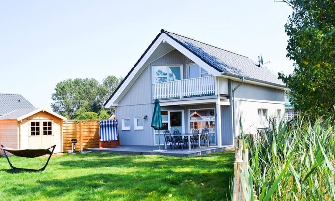 Schonberg Casa | Vacation home Ostseelodge - Holiday home with sauna, fireplace, garden house