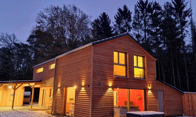 Region Hannover District Casa | Vacation home "Waldhaus Tiedtke" with large garden, outdoor pool and barrel sauna