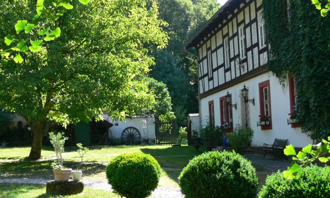 Altenbeken Apartamento | Vacation in a historic forestry office in the Teutoburg Forest