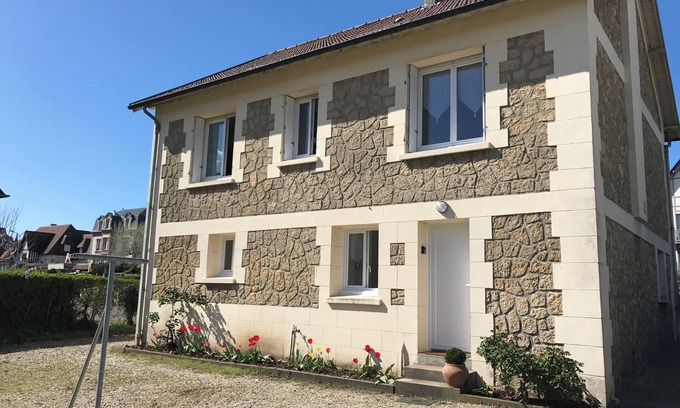 Normandy Villa | Vacation villa 50 meters from the sea.