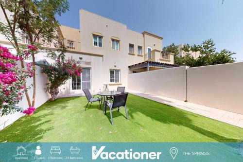 Emirates Hills Casa | Vacationer l 2 Bed Villa l Private Garden, Free Wi-Fi