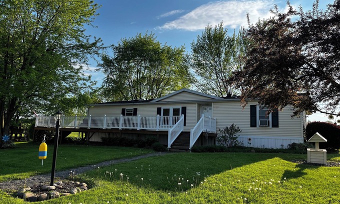 Watkins Glen Casa | Vacationing doesn’t have to be a chore; it can be a pleasure at Arbor Roads!