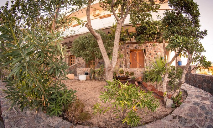 Vagia Apartamento | Vagia Beach Apartments. Secluded Gateway over the Beach.