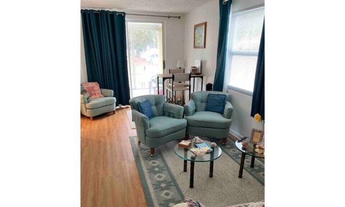 Westside Apartamento | Val's Sanctuary, private unit, in-law suite.