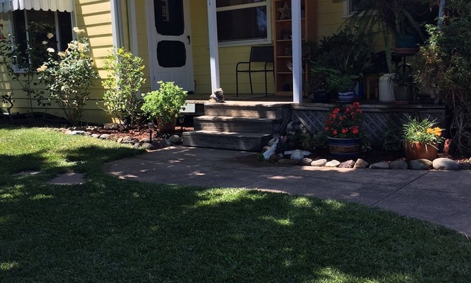 Eldridge Casa | Valley Of The Moon Vintage Guest Cottage - ASK ABOUT WINTER DISCOUNTS