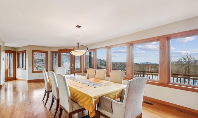 Stowe Hollow Casa | Amplias vistas de hambre Montaña, estanque privado, 15 acres